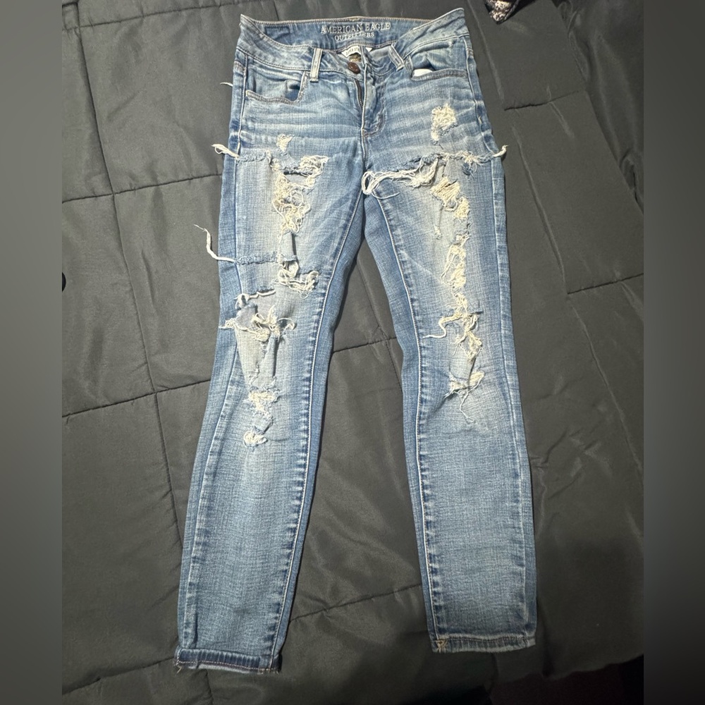 American Eagle Outfitters Light Blue Distressed Skinny Jeans